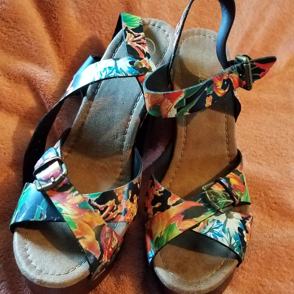BN candies sandles